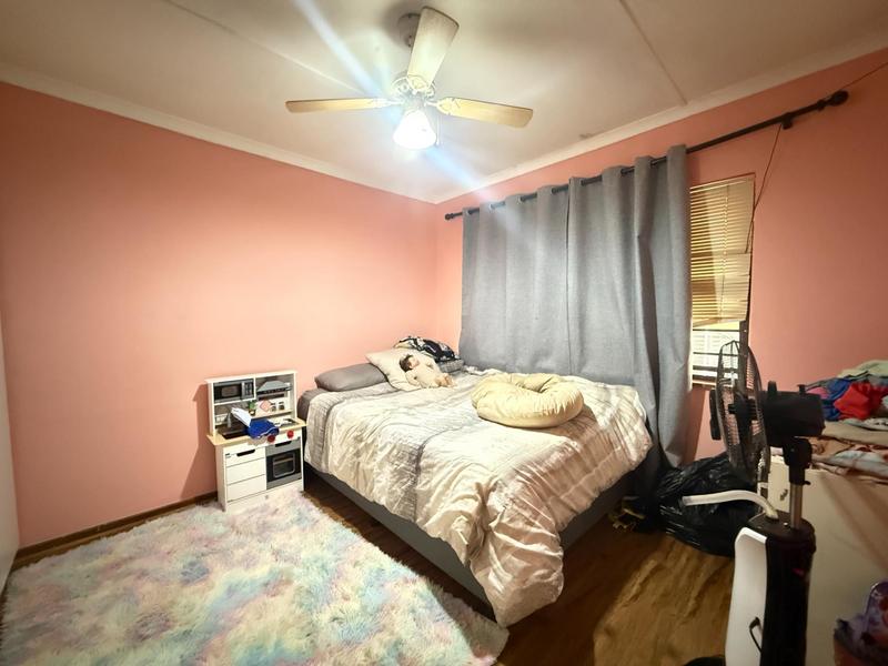 4 Bedroom Property for Sale in Bergzicht Western Cape